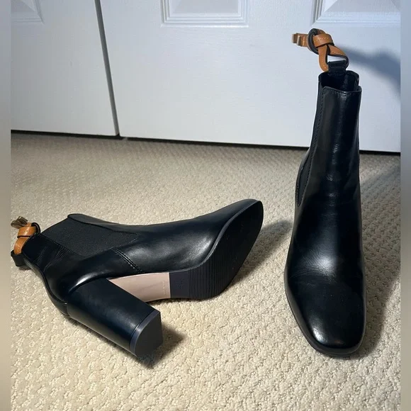 Stuart Weitzman black leather heel booties size 8.5 - Picture 3 of 4